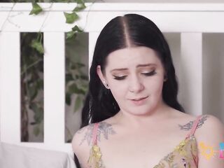 Small Trans Grace Iris Likes A Juicy Twat