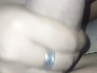 Morena tetona me chupa la polla y me la follo duro