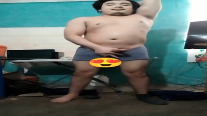 Jesus en boxer jalandose el pene avienta semen 66