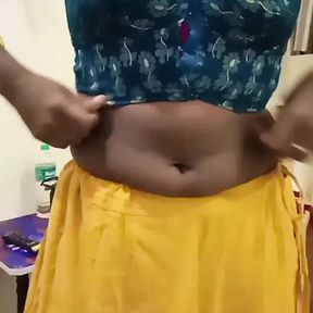 Tamil Dusky Wife wearing saree infront of her brotherhood relative boy