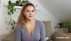 Ersties - Lena L - Heie Anal-Masturbation mit Fickmaschine