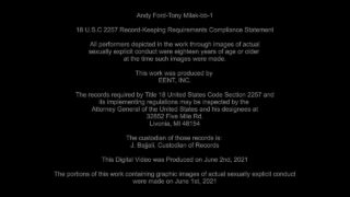 Genç sarışın kız Andy Ford ve Tony Milak, büyük penisle anal ilişkiye girdiler.