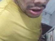 HOMBRE JOVEN DE LENTES COGE CON UN PEPINO ESTRECHO 🤓🥒 / GUY IN GLASSES FUCKS WITH A TIGHT CUCUMBER