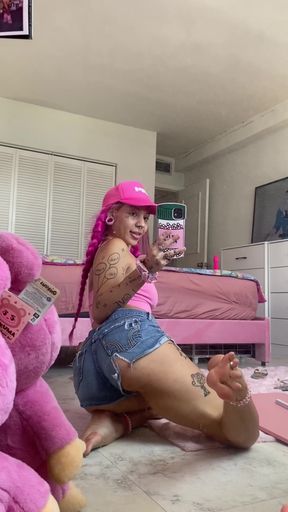 Teen Flashing Boobs Wrinkled Soles Small Feet Mirror Video Booty in Jean Shorts Crop Top Flashed Perky Tits Baseball Cap Scrunch