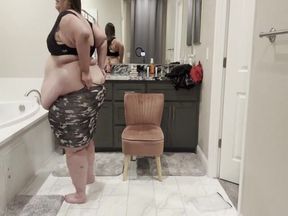 Plump Paradise: Costume Role Play Tease (sd)