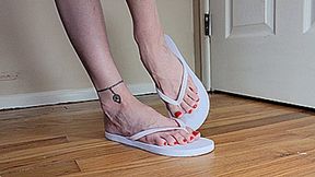 Sexy Flip Flop Dangling (4K - UHD 2160p MP4)