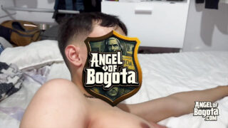 Amatør ung spansk homofil rumpe tar stor kuk uten kondom i varmt POV-fuck