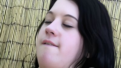 Teen Linda gets massaged and fucked