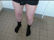 Nasse Unterhose ** Einpissen **