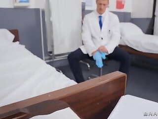 Please Help! The Anal Beads Stucked! - Siri Dahl