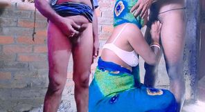 Bangali dehati village housewife ko husband ne ghori bana ke boudi me chod ke viray gira diya . hindi viral sex videos
