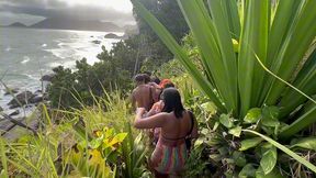 putaria na praia de nudismo com as gostosas
