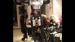 Roxina2007PeePantDolldeLuxe060307XXL.WMV