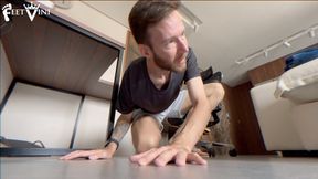 I lost my favorite tiny and I can not find him - Feet Vini (MP4-HD 1080p)