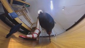 The VR360 MIXUE red high-heeled sandals were trampled on by smelly foot powder