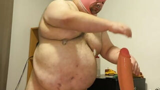 Film solo hardcore cu niște ursoaici canadieni grasani futuți anal cu un dildo