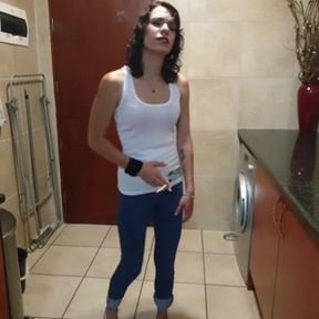 Smoking girl needs to piss desperately | Pissing in jeans