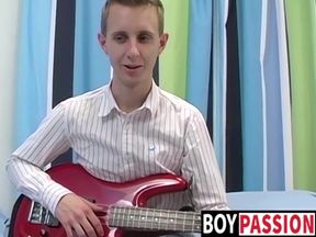 Petite young twink Jacob Rex wanks off after interview