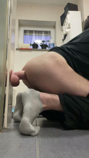 Huge Dildo! My Hole Is Opened with the Giant Dildo