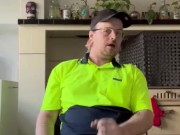 Tradie Jerks off on the job