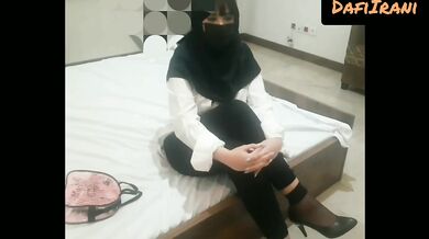 دکتر به پرستار سکسیش پیشنهاد سکس میده پرستار کلی ناز میکنه ولی آخر سر مخش زده میشه و..(مکالمه فارسی)