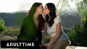 Jessica Ryan SQUIRTING EXPLOSION With GF Chloe Surreal