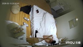 公寓酒店 男人在被窩裡摳得女人正爽突然不摳了 還被錘了 然後女生直接自己騎上去動 狂野得很公寓,酒店,偷拍,勃起,淫亂 - 5278 - 5278論壇 - 我愛78論壇
