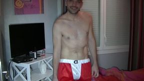 redwan se fait baiser par mon pote deguise en pere noelvoici une video ...