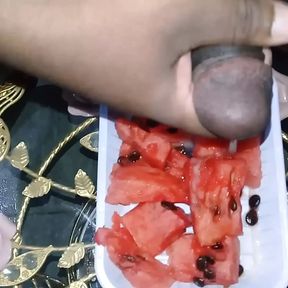 Jerk off and cum on my watermelon