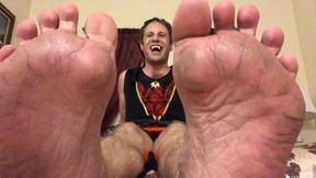 Vampire makes sissy lick & worship feet