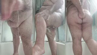 HardCrystal enjoys a steamy shower while you watch in HD