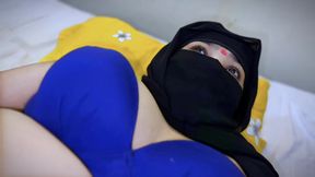 hijab &amp; Niqab muslim girlfriend send me pussy licking video in early morning - huge wide thick pussy