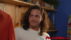 Luca del Rey fucked raw by stud MrDeepVoice in surf shop