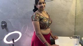 Stepmom Fucking in bathroom while standing with her legs raised on washbasin
