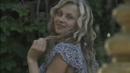 2 goddesses, Nikia & Luciana get naked in that magical garden (you need to have walk there!)