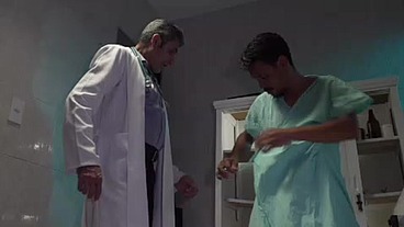 Doutor sacana atende seus paciente e acaba chupando e dando para os caras e eles sai felizes do seu consultório