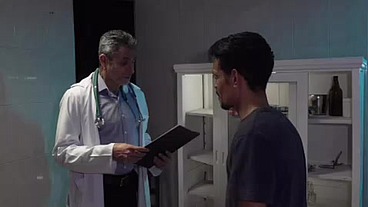 Doutor sacana atende seus paciente e acaba chupando e dando para os caras e eles sai felizes do seu consultório