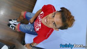 Adorable Asian twink Rizal jerks off his monster cock and cums