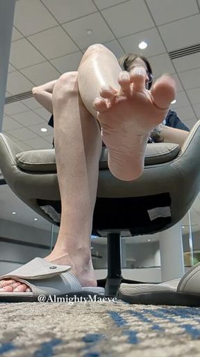 Public sandal tapping
