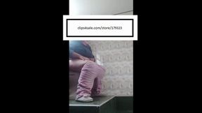 Mila1_Fox Bathroom Trips Round 33 8x