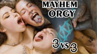 Blasen, Abspritzen, Deepthroat, Orgie, Gruppensex, Doppelpenetration – der tätowierte Gothic-Teenager Eden Ivy bekommt einen Schwanz vom Arsch in den Mund