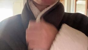 pissing pussy in cold weather outside