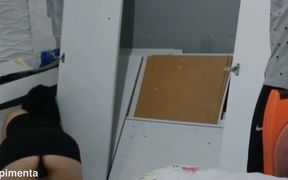 Amateur Seducing the Fitter and Paying for the Service with Xerecard