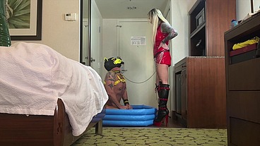 Mistress Kora Bell gets Bad Pup Ash Very Wet: Watersports