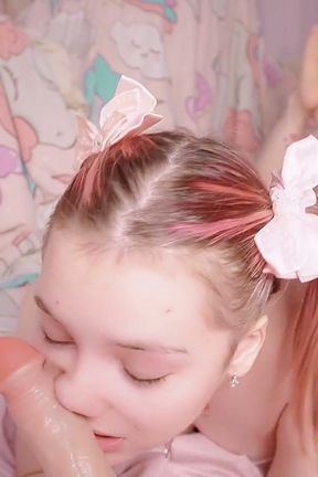 Cute 18yo Teen Gives a Nice Blowjob