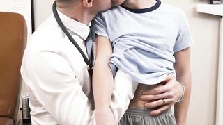 Petite Patient's Pussy Gets Ultra-Sound Examination By Hunk Doctor