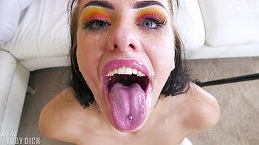London stripper gets TOTALLY FUCKED UP - She's a lot of fun this one