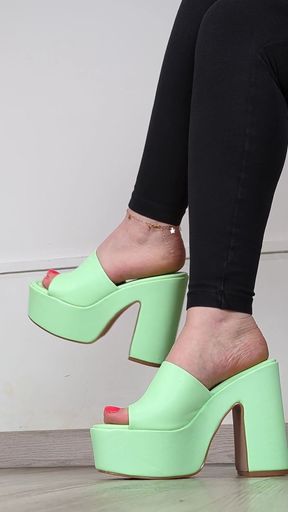 (669) Shoe Collection: Green Block Heel Mules - Dame Olga (4k)