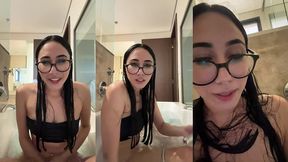 novinha 18 aninhos - brincando na banheira 🛀
