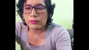 Sucubo cow en minifalda y medias